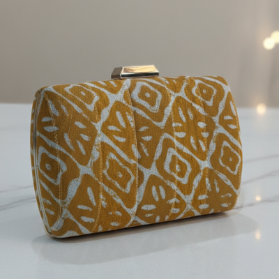 Home stylish ladies sling bag with golden chain strap